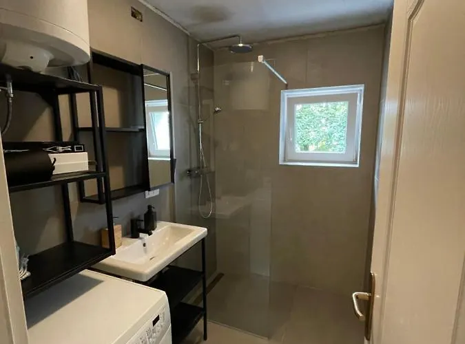 Апартаменты Peter Pan & Free Parking *